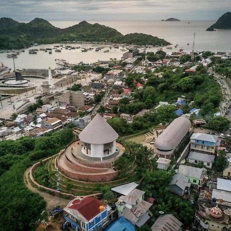 Benedict Guesthouse By Mori Hospitality Labuan Bajo Exterior photo
